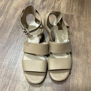 Vince strap buckle block heel sandal